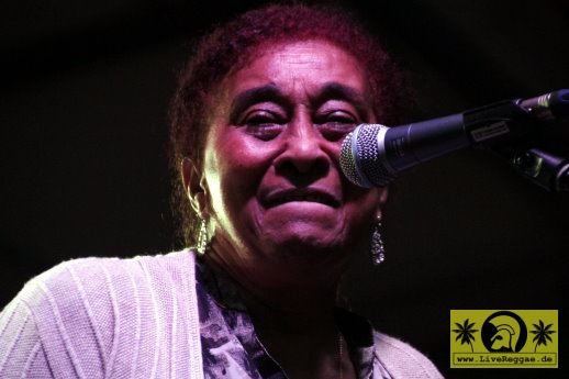 Doreen Shaffer (Jam) with The Steadytones 21. This Is Ska Festival - Wasserburg, Rosslau 24. Juni 2017 (11).JPG